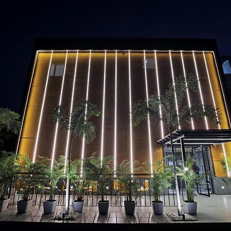 Fabhotel Oasis Yellow Courtyard Bhopal Buitenkant foto